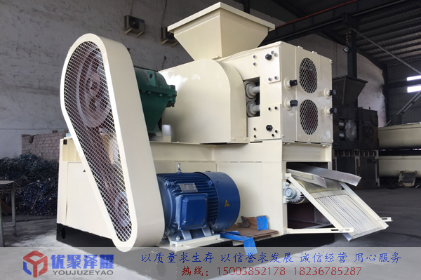 廣西柳城黃總從我公司定購(gòu)750壓球機(jī)一臺(tái)